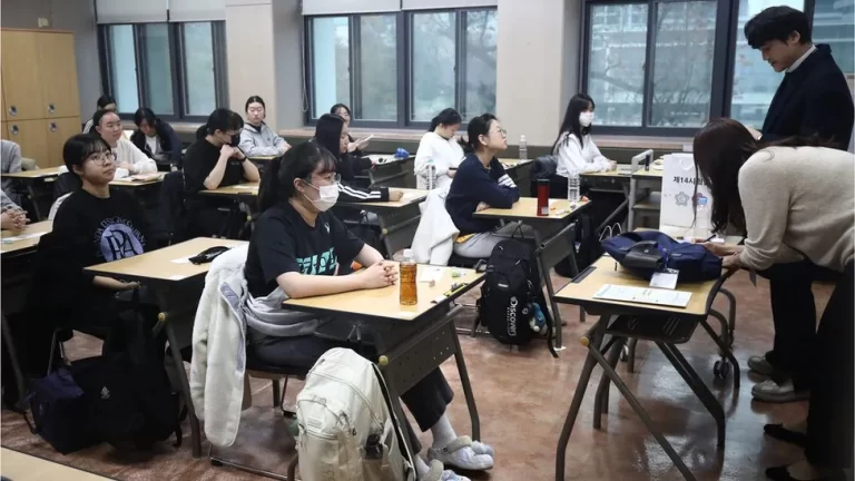 South Korea: Students Sue After Teacher Ends Exam 90 Seconds Early