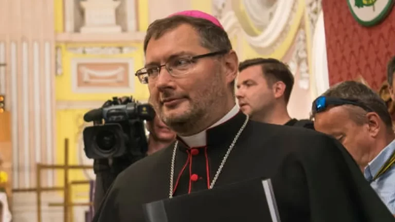 Ukraine war: Vatican envoy called in over Pope ‘white flag’ remarks